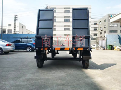 3吨带爬梯工业牵引金沙·金沙（中国）官方网2I.jpg
